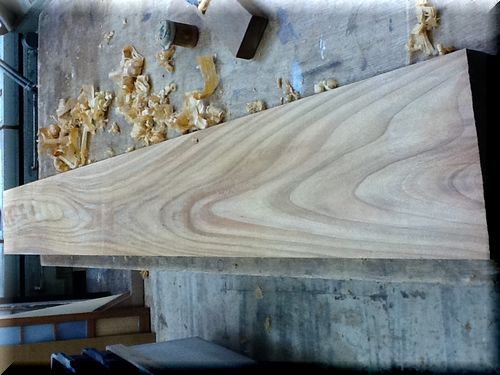 ケヤキ看板材加工