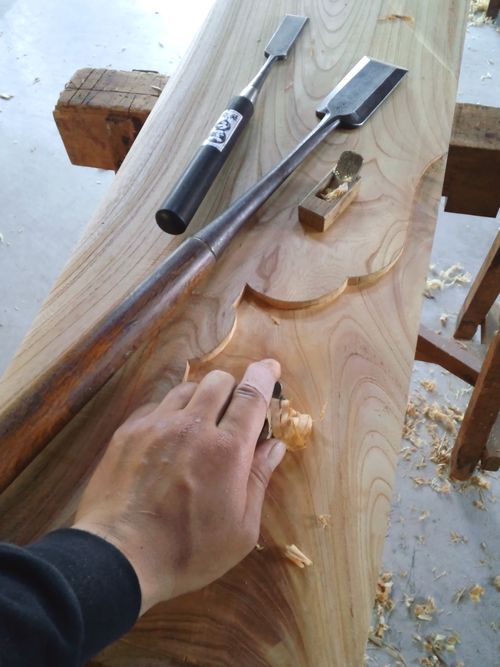 お寺の鴨居彫刻